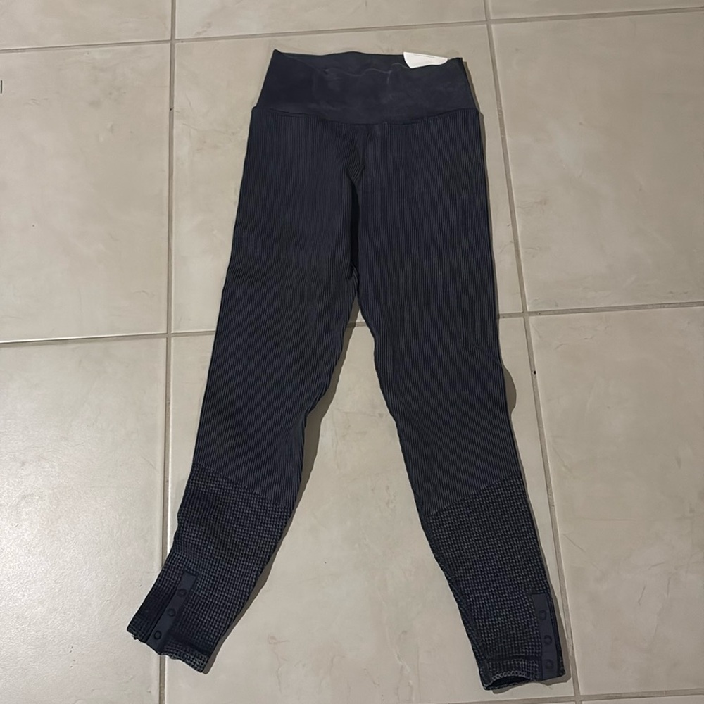 NWT $54 offline by aerie small 7/8 ribbed leggings gray 947